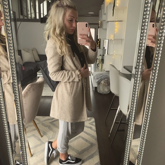 Meet your Posher, Karli - Picture 3 of 3